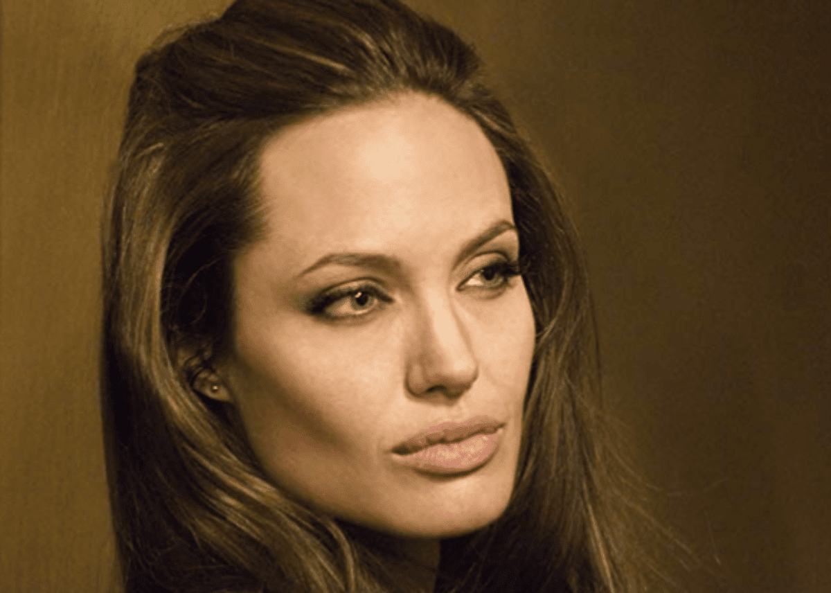 Is Angelina Jolie Going Overboard With Botox And Fillers ...