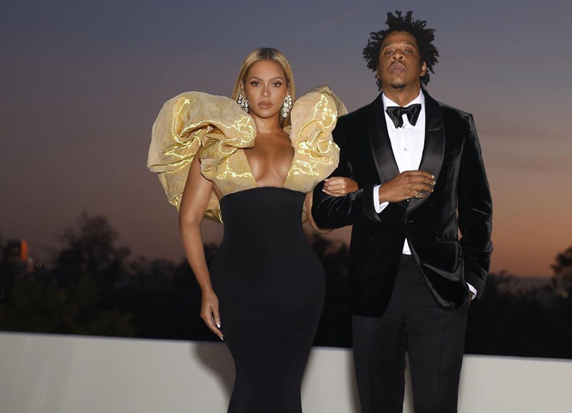 ”jay-z-attempts-to-snatch-beyonces-fashion-crown-in-this-hilarious-video”