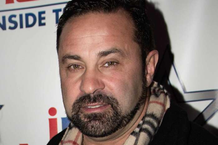 Joe Giudice Spotted Out In Mexico With Group Of Attractive Women