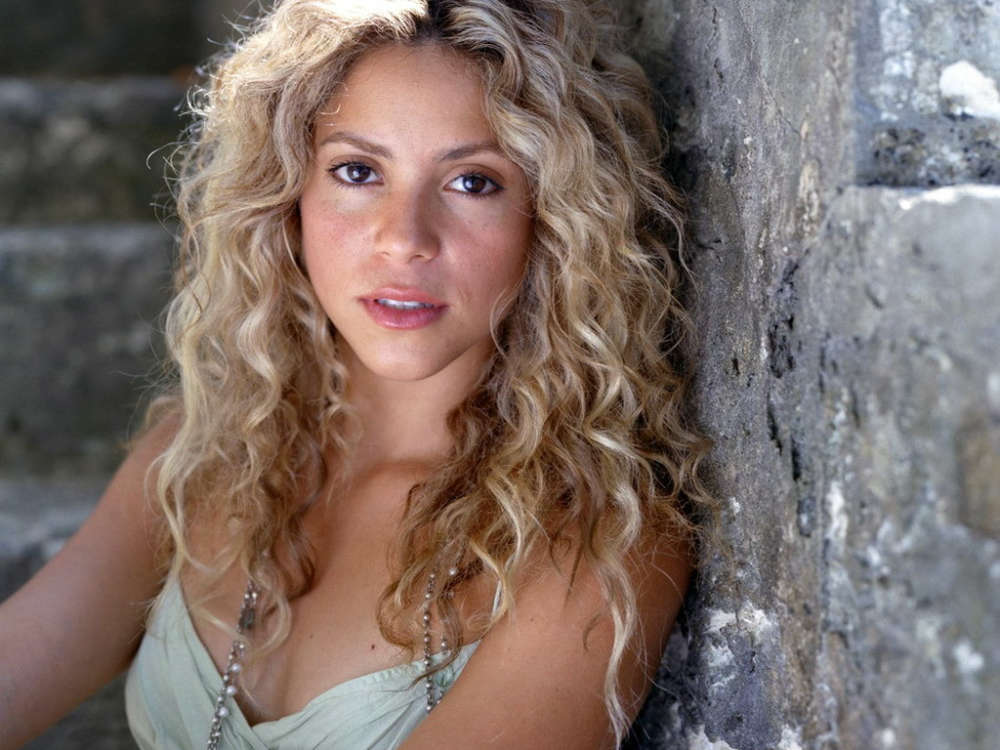 ”shakira-says-shes-feeling-the-pressure-of-performing-at-the-super-bowl-this-year”