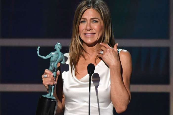 Jennifer Aniston Gets Emotional After Winning Her First SAG Award Since 1996!