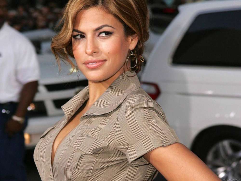 Eva Mendes Praises Fashion Industry For Moving On From ‘archaic
