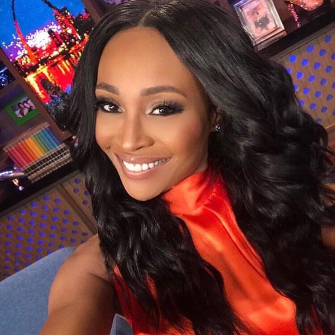 Cynthia Bailey Dances In Her Kitchen, Flaunting A Natural Makeup-Free Look