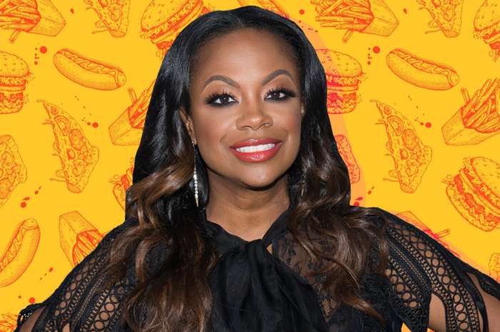 Kandi Burruss Makes Fans Happy With 'Old Lady Gang' At Your Door!