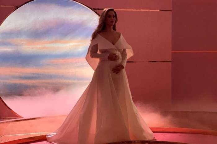 Katy Perry Wore Alexis Mabille In What May Be The Best Pregnancy Reveal Of All Time
