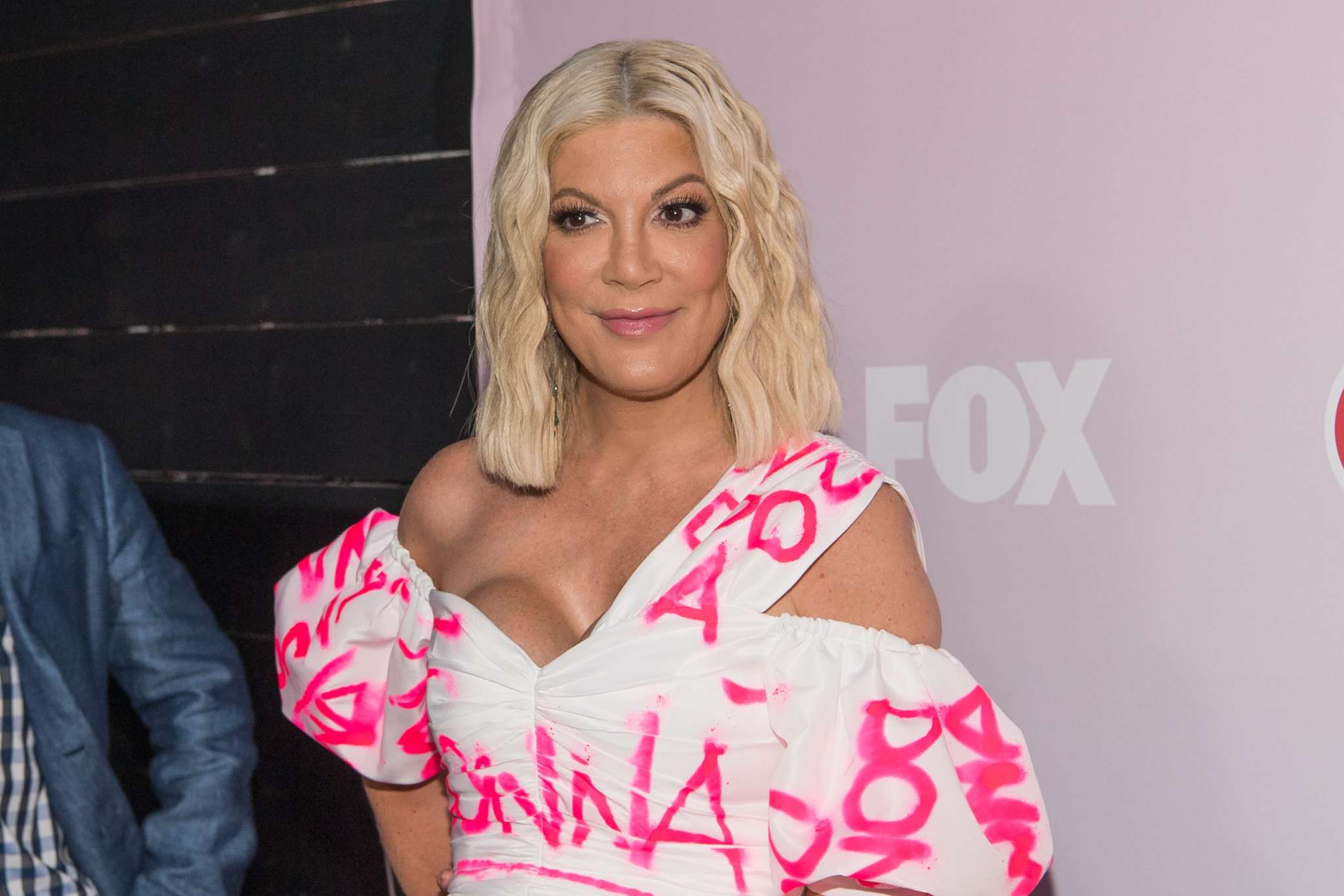 Tori Spelling Apologizes After People Dragged Her For Posting A Photo Of her Daughter Playing Dress Up