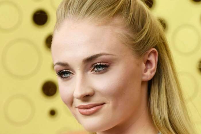 Sophie Turner Puts Her Baby Bump On Full Display In Off-White Diag Mariana Double Tee Hoodie