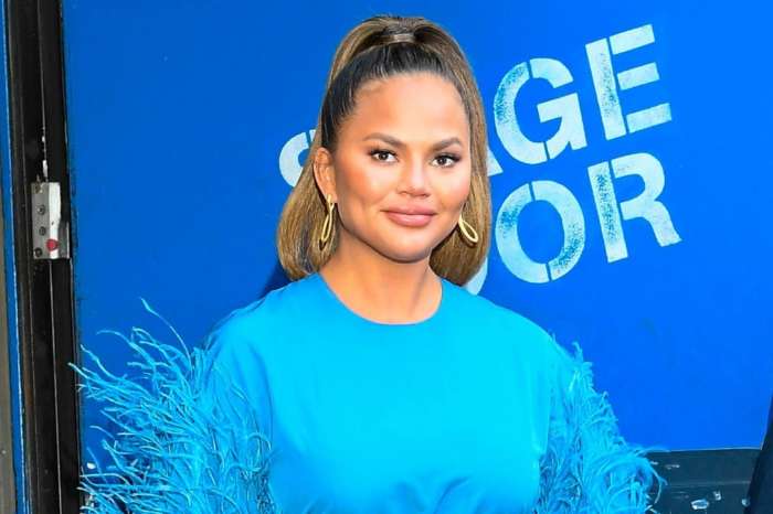 Chrissy Teigen Slams Her 'Rich' Friends For Expecting Free Merch From Her!