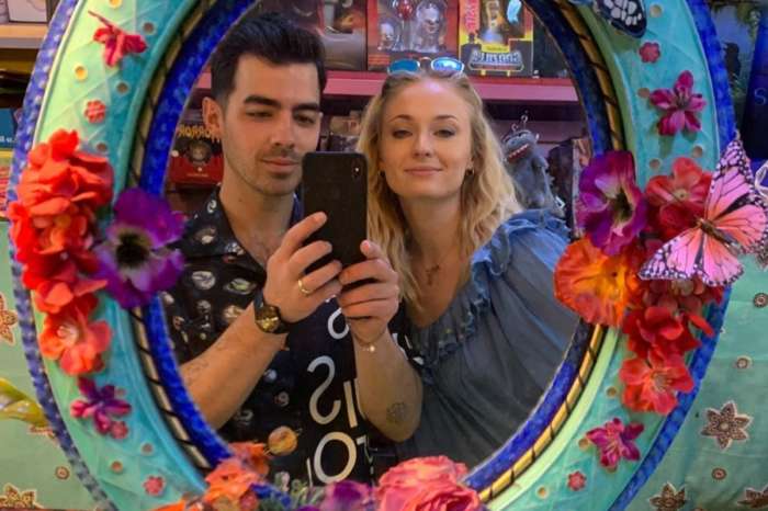 Sophie Turner Puts Her Baby Bump On Display During Outing With Joe Jonas