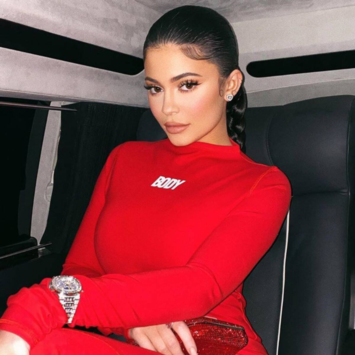 ”kuwk-kylie-jenner-reportedly-wants-everyone-to-stop-focusing-on-her-money-after-forbes-accuses-her-of-lying-about-being-a-billionaire”