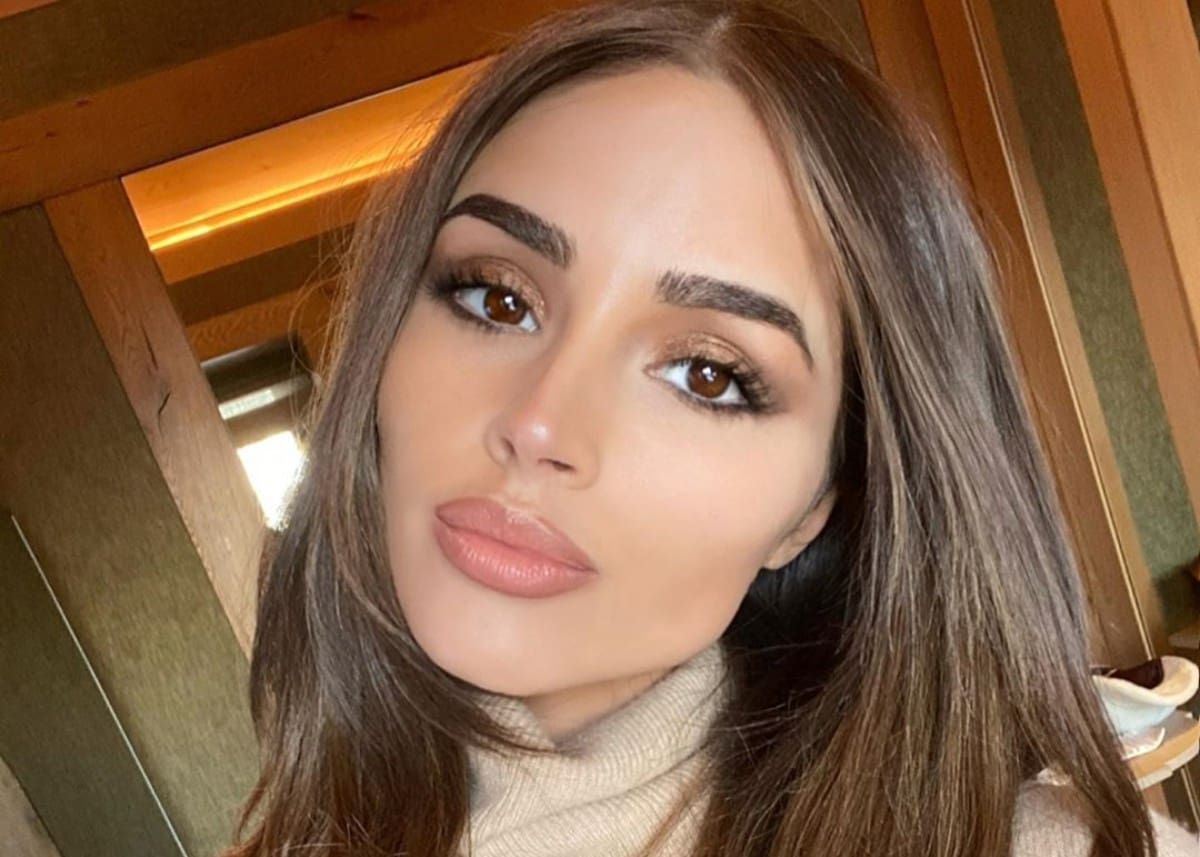Olivia Culpo Puts On A Sizzling Display As She Flaunts Her 77b