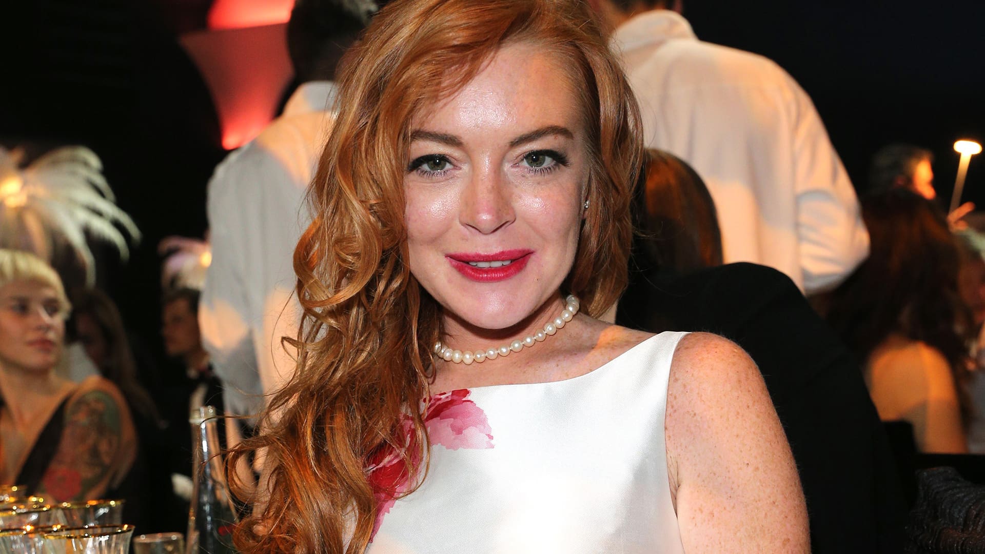 ”lindsay-lohan-shows-off-her-fit-body-in-new-fitness-pic-and-fans-are-very-impressed”