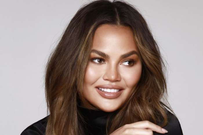 Chrissy Teigen Poses Topless As She Vacations In Mexico With John Legend And Their Children Luna And Miles