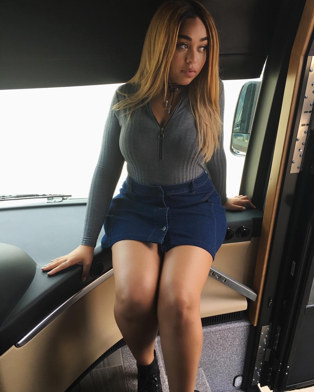 Jordyn Woods Is Serving Looks On The 'Gram In Pink Underwear And Fans Are Mesmerized By Her Curves - See Her Revealing Photos