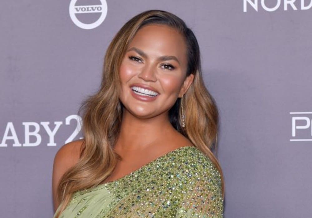 Chrissy Teigen Attempts To Shut Down Claims She Was Connected To Jeffrey Epstein By Blocking Over One Million People On Twitter!
