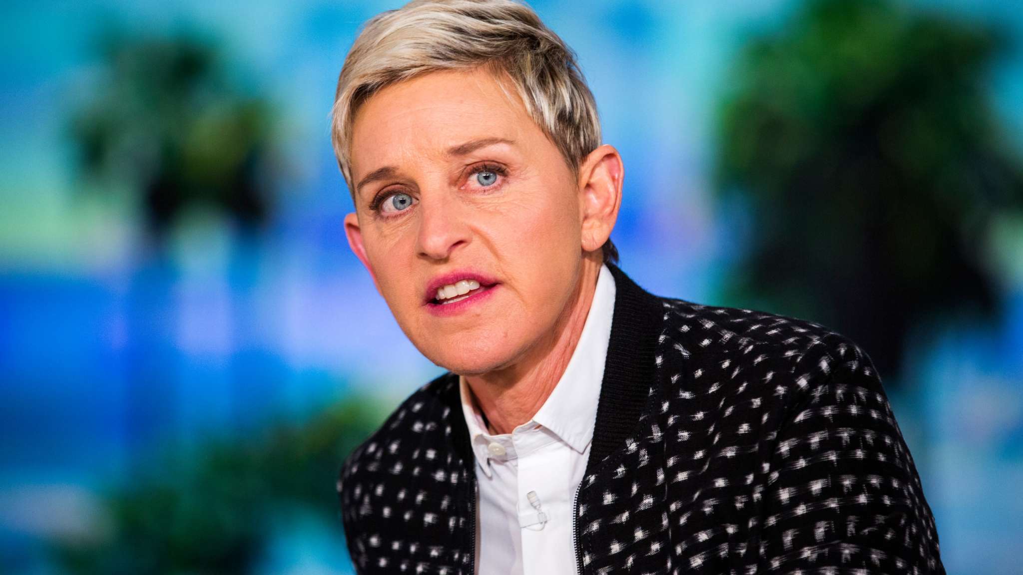 ”ellen-degeneres-says-shes-disappointed-in-first-statement-on-the-mistreatment-of-her-talk-shows-employees”