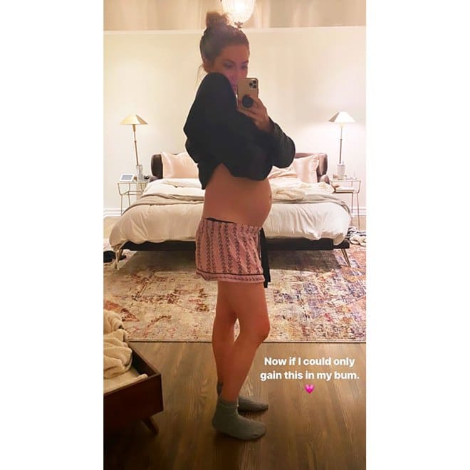 Vanderpump Rules - Pregnant Stassi Schroeder Gives Fans A Bare Baby Bump Update
