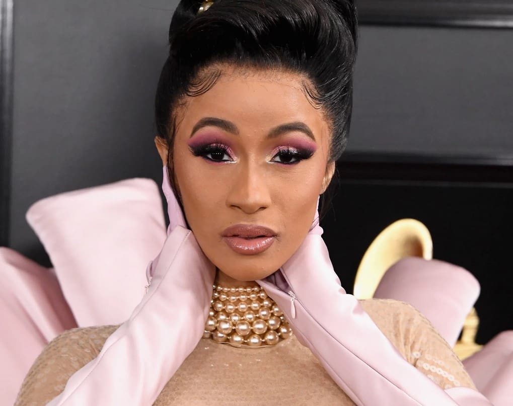 Cardi B Responds To Mean Tweet From Republican Author Says About Melania Trump Didn T She Used To Sell That Wap Celebrity Insider