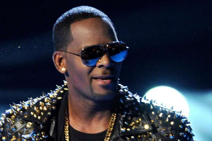 Fans Rally In Support Of R. Kelly Amid His New York Sexual Abuse Trial