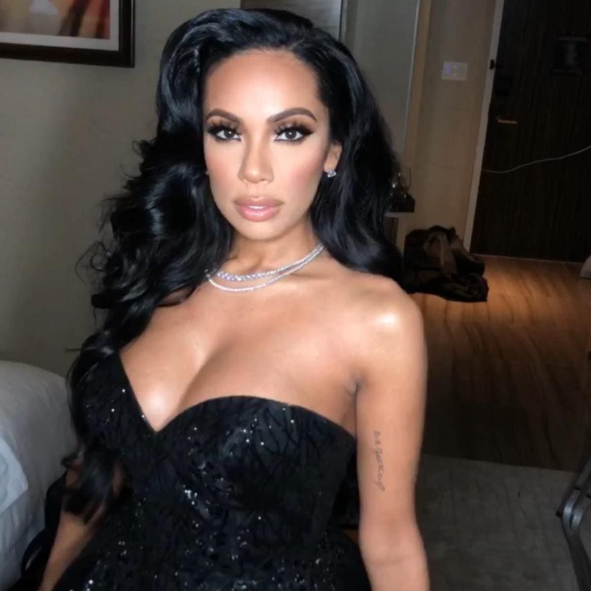 Erica Mena Flaunts Her Curves In This Fashion Nova Outfit