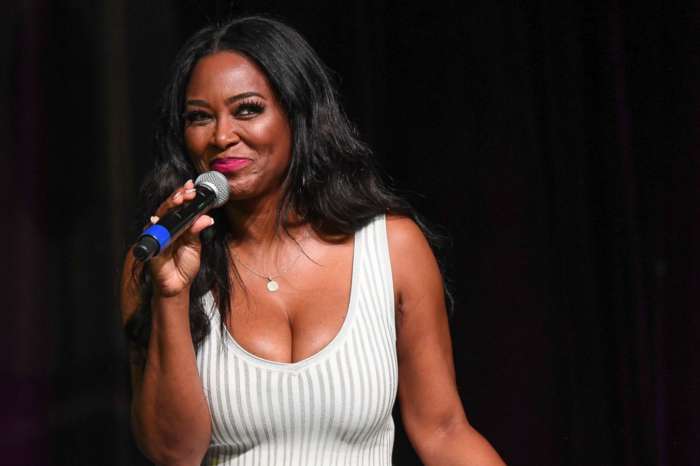 Kenya Moore's Latest Photo Has Fans Praising Her Natural Beauty