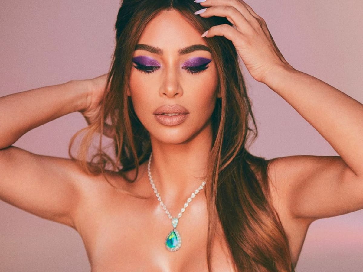 ”kim-kardashian-wears-37-carat-black-opal-necklace-on-social-media-following-paris-robbery”