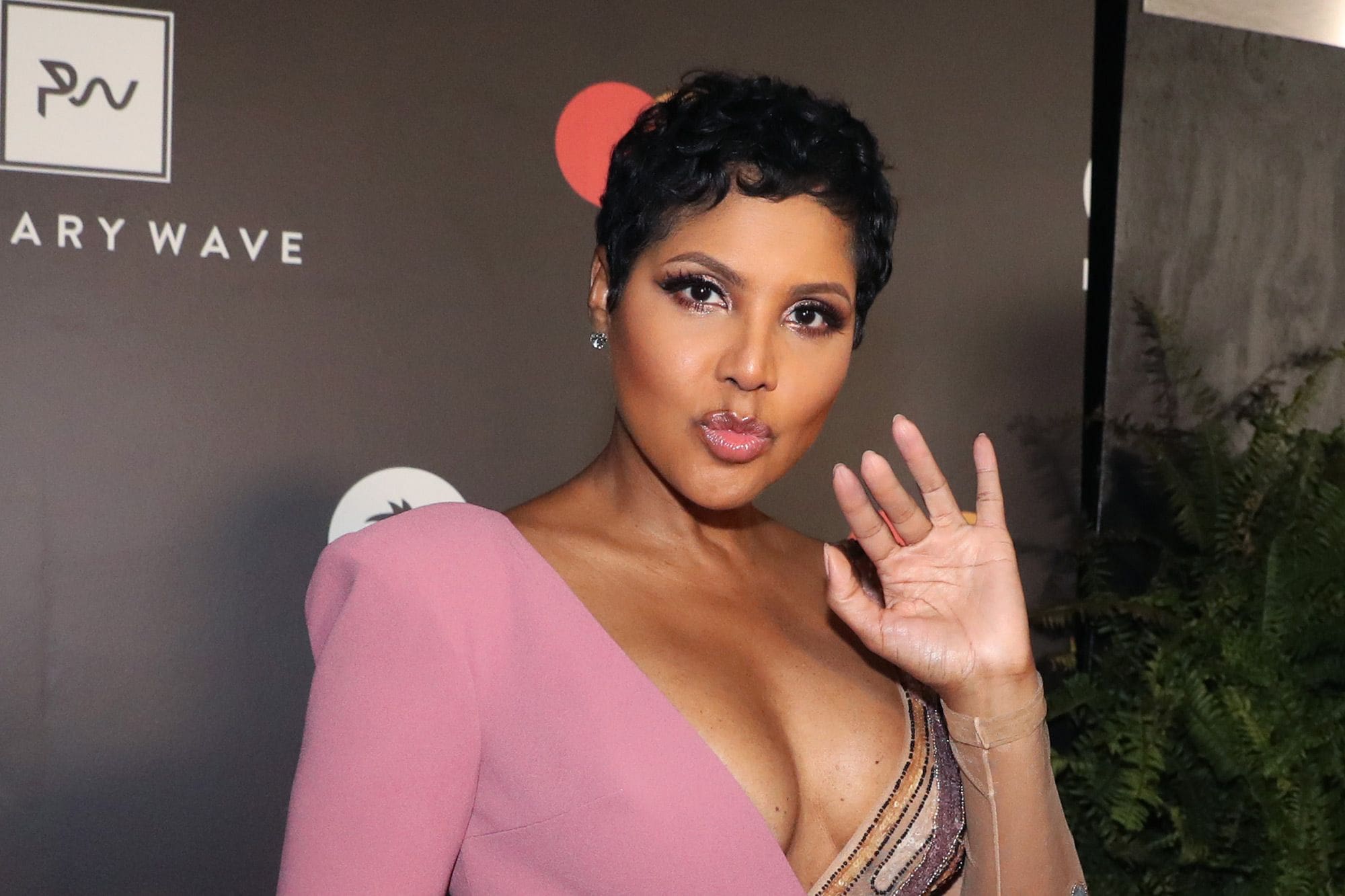 Toni Braxton's Fans Tell Her She's The Most Beautiful Woman To Ever Grace Earth - See The Video That Has People In Awe