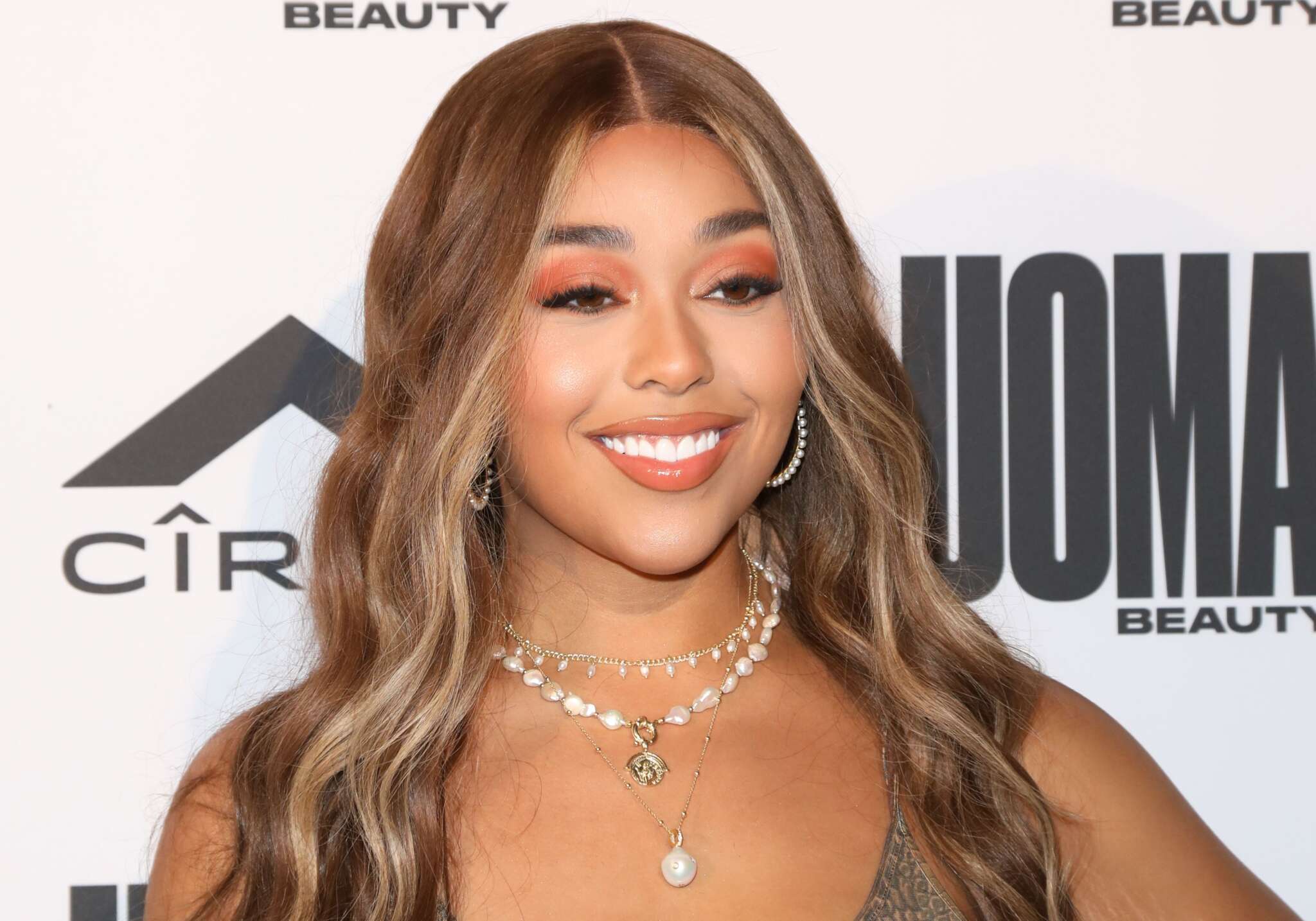 Jordyn Woods Is Twinning With Her Mom In Her Latest Photos Celebrity Insider