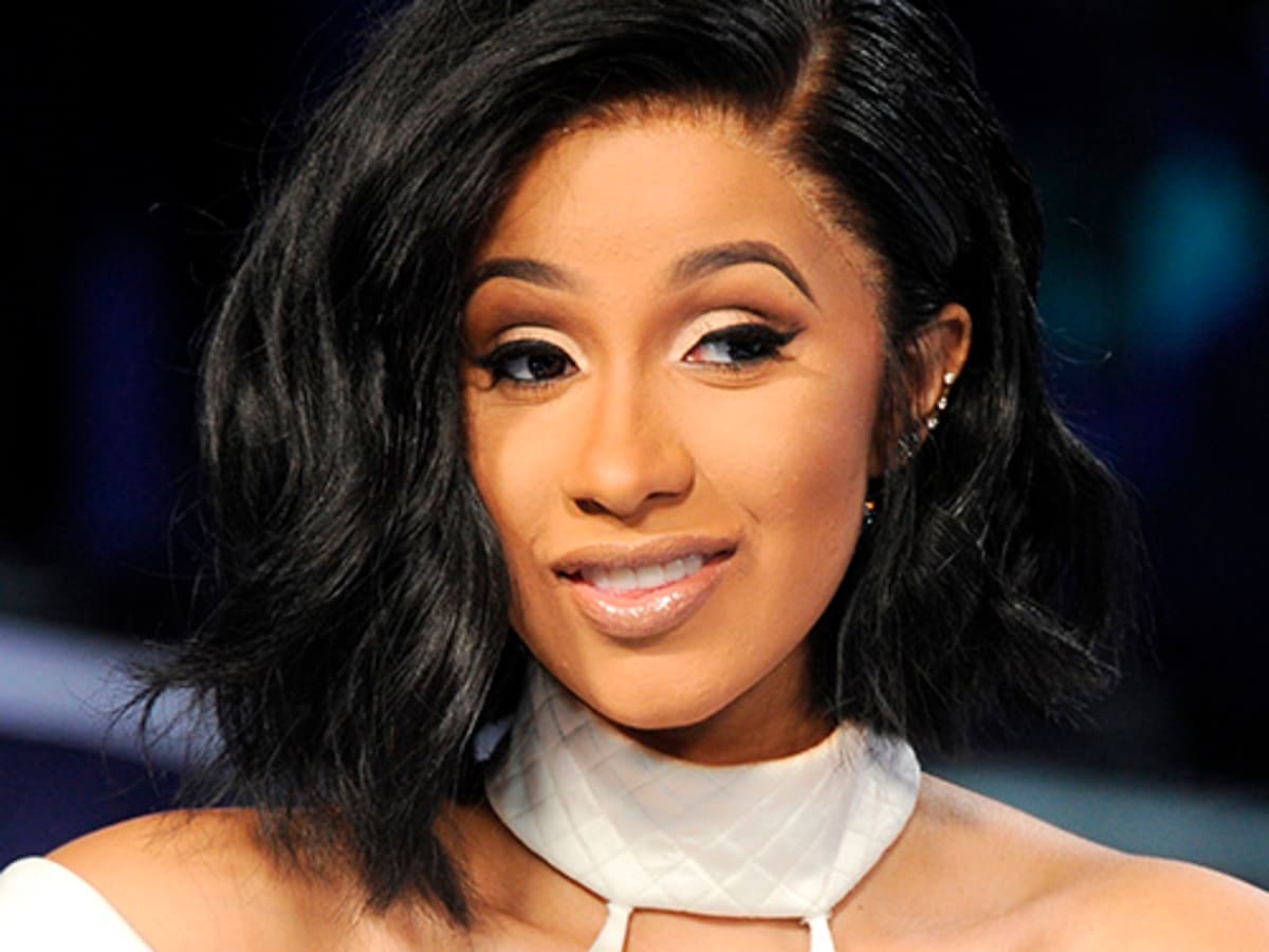 ”cardi-b-shares-a-few-thoughts-on-female-rappers”