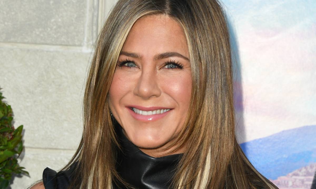 ”jennifer-aniston-talks-online-dating-and-plans-for-marriage”
