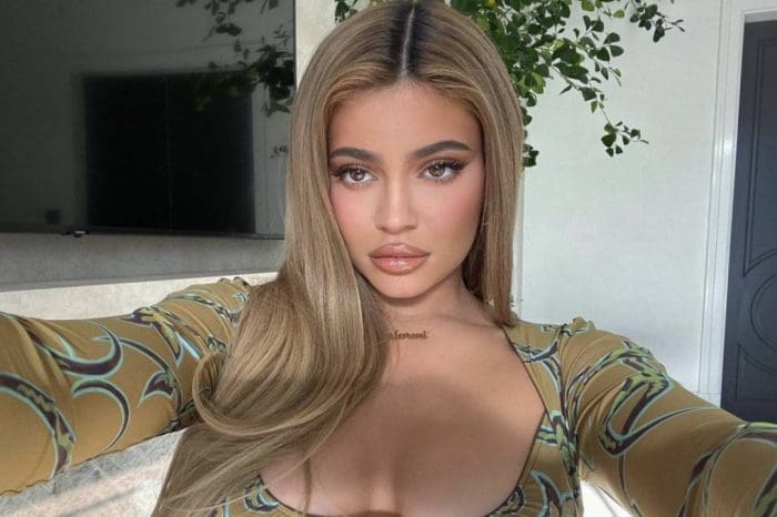 KUWTK: Kylie Jenner Looks Hot In THIS Summer Outfit!