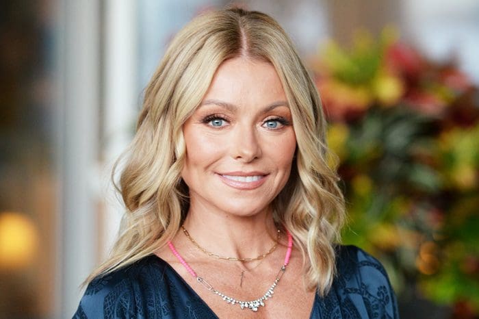 Kelly Ripa And Mark Consuelos Share Some Great Pics From Their European Vacation With Their Whole Extended Family!