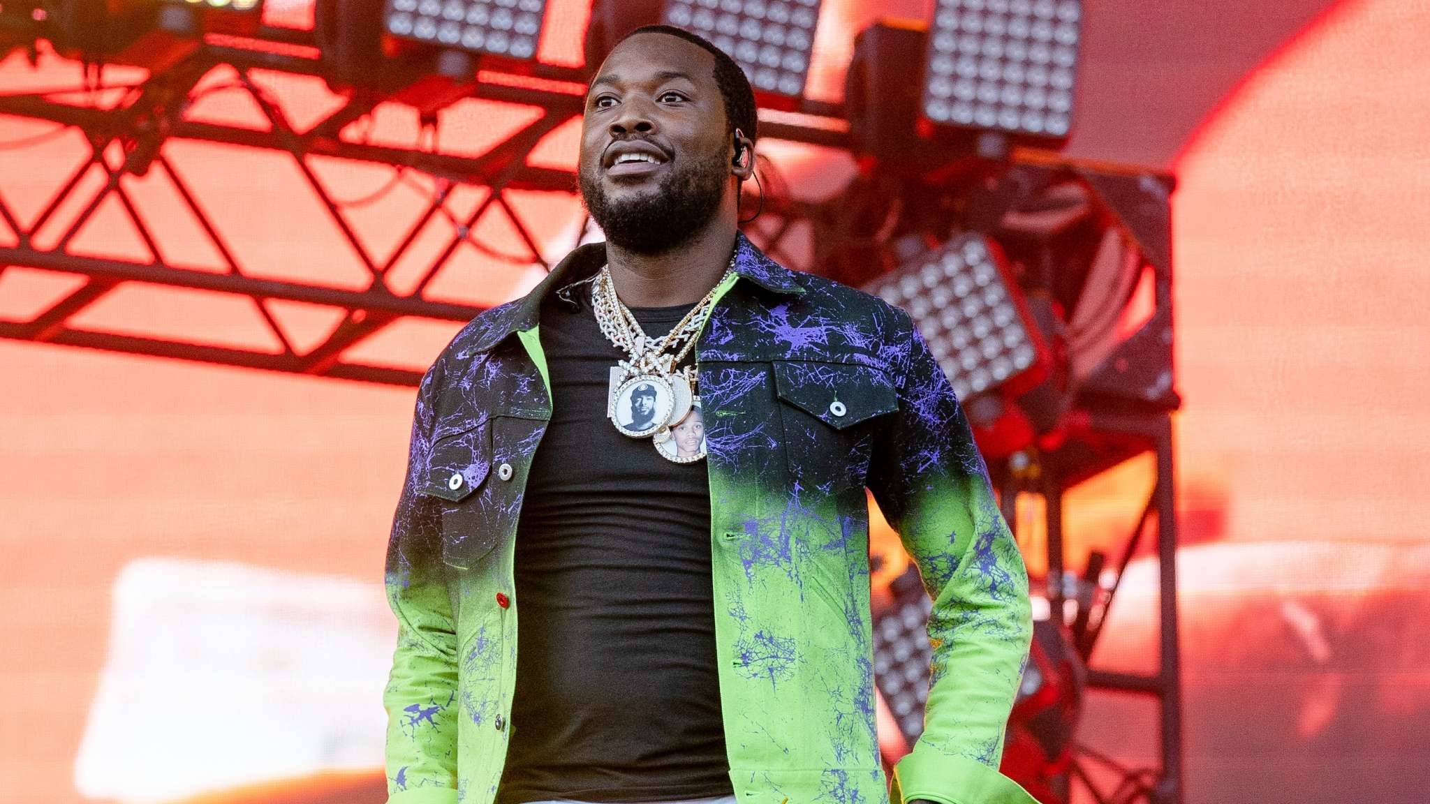 meek-mill-releases-the-video-for-blue-notes-2-here-are-fans-reactions