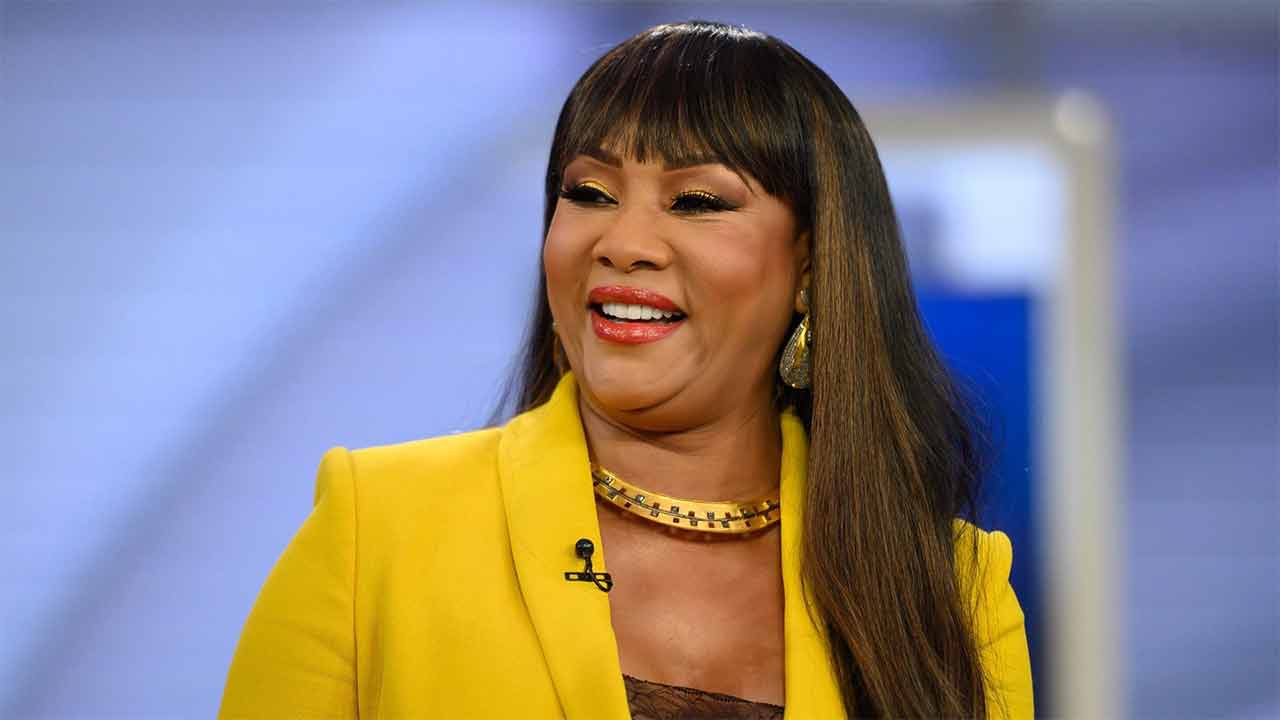 ”vivica-a-fox-blasts-person-who-called-her-a-snitch”
