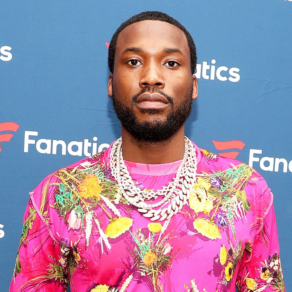 ”meek-mill-is-praised-by-fans-following-this-charitable-move”