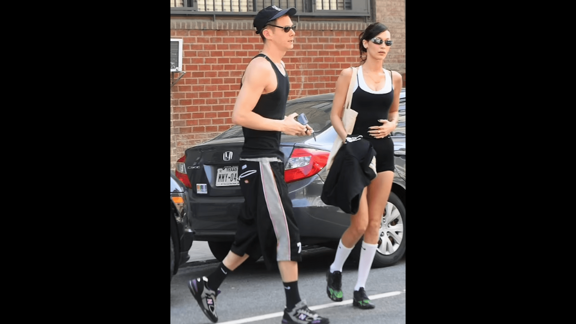 ”bella-hadid-and-her-boyfriend-marc-kalman-were-spotted-on-their-way-to-the-gym”