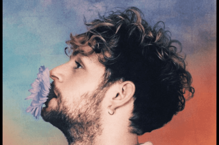 Singer Tom Grennan hospitalized after a robbery attack
