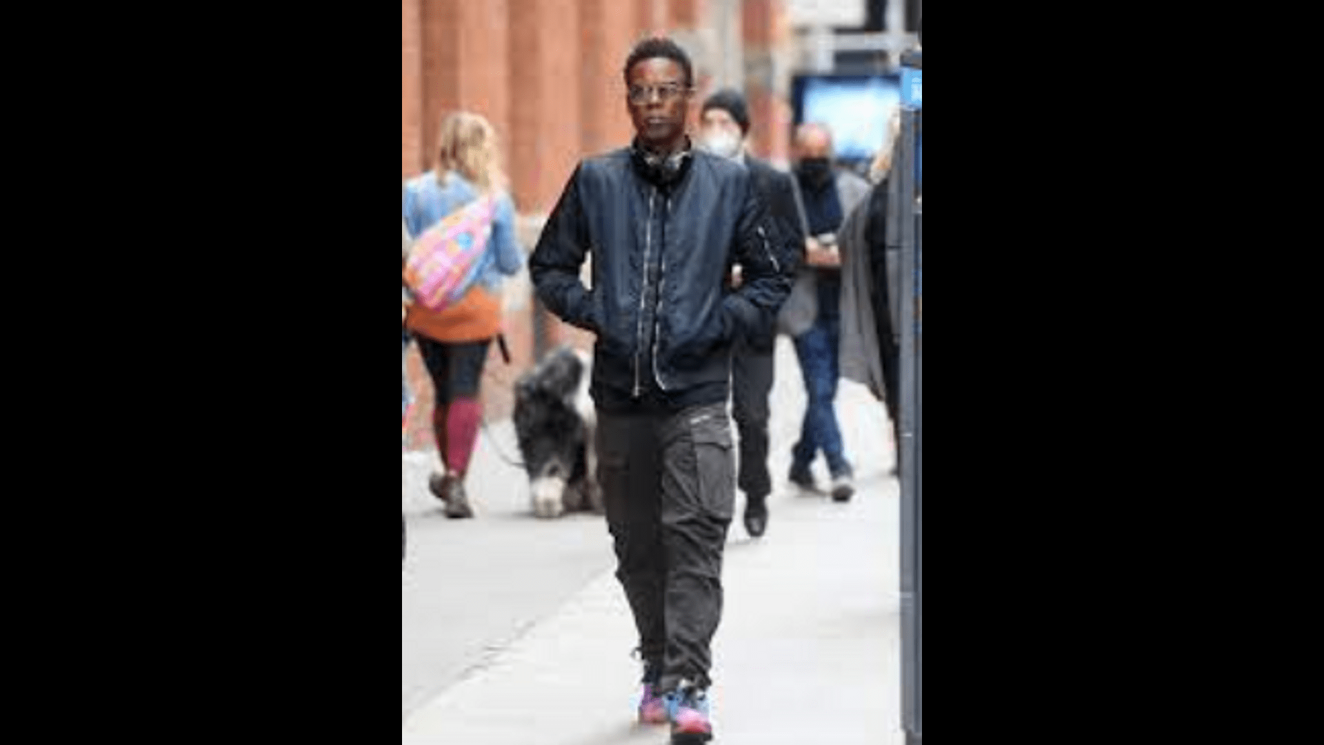 chris-rock-looks-serious-in-new-york-in-a-rare-photo-after-the-oscar-slap