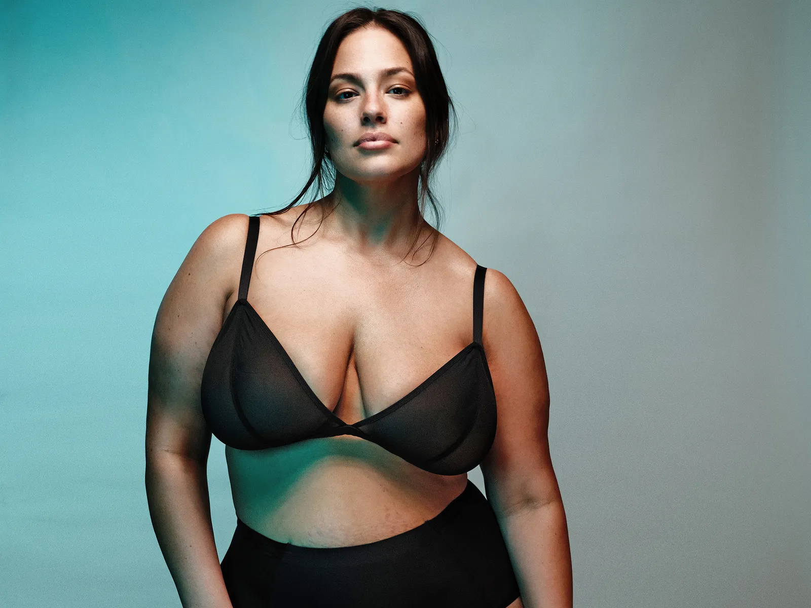 The most famous plus-size model Ashley Graham showed a new collection of spectacular underwear, which she made herself