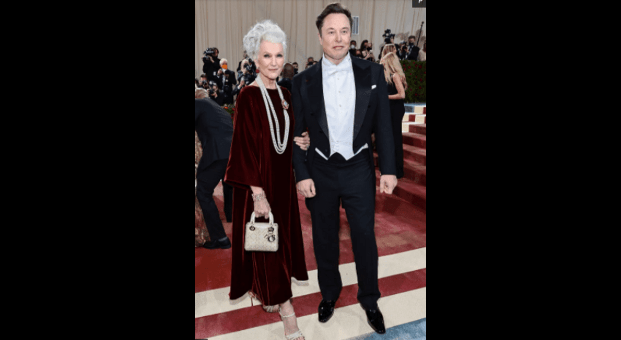 elon-musk-commented-on-the-purchase-of-twitter-but-all-the-attention-was-riveted-on-his-mother
