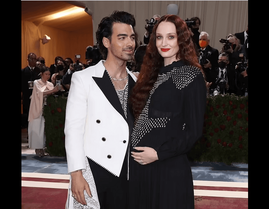 Sophie Turner wants to return to her native England with her husband Joe Jonas 'for the sake of her mental health'