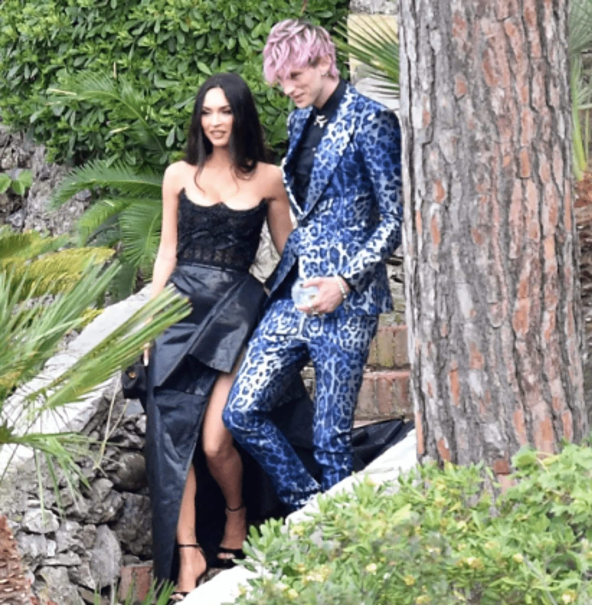 Megan Fox posted a very touching photo in which her future husband Machine Gun Kelly is courting her in a special way