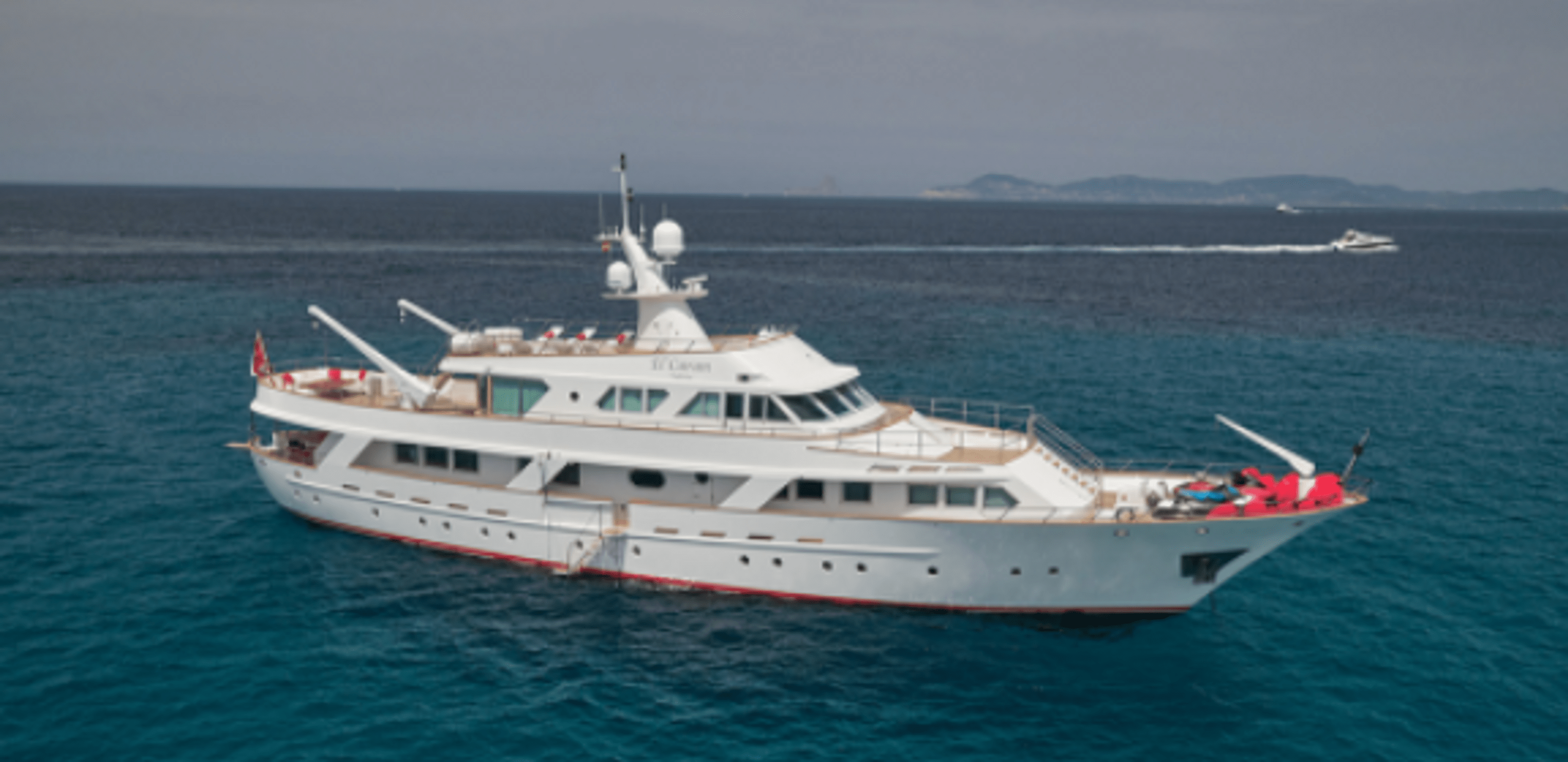 david-bowies-megayacht-is-on-sale-for-5-17-million