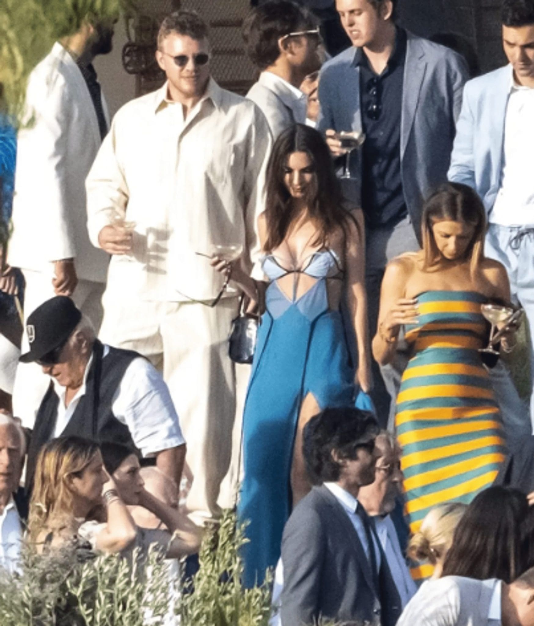 Emily Ratajkowski came to the wedding of a Hollywood Ari Emanuel in an open dress