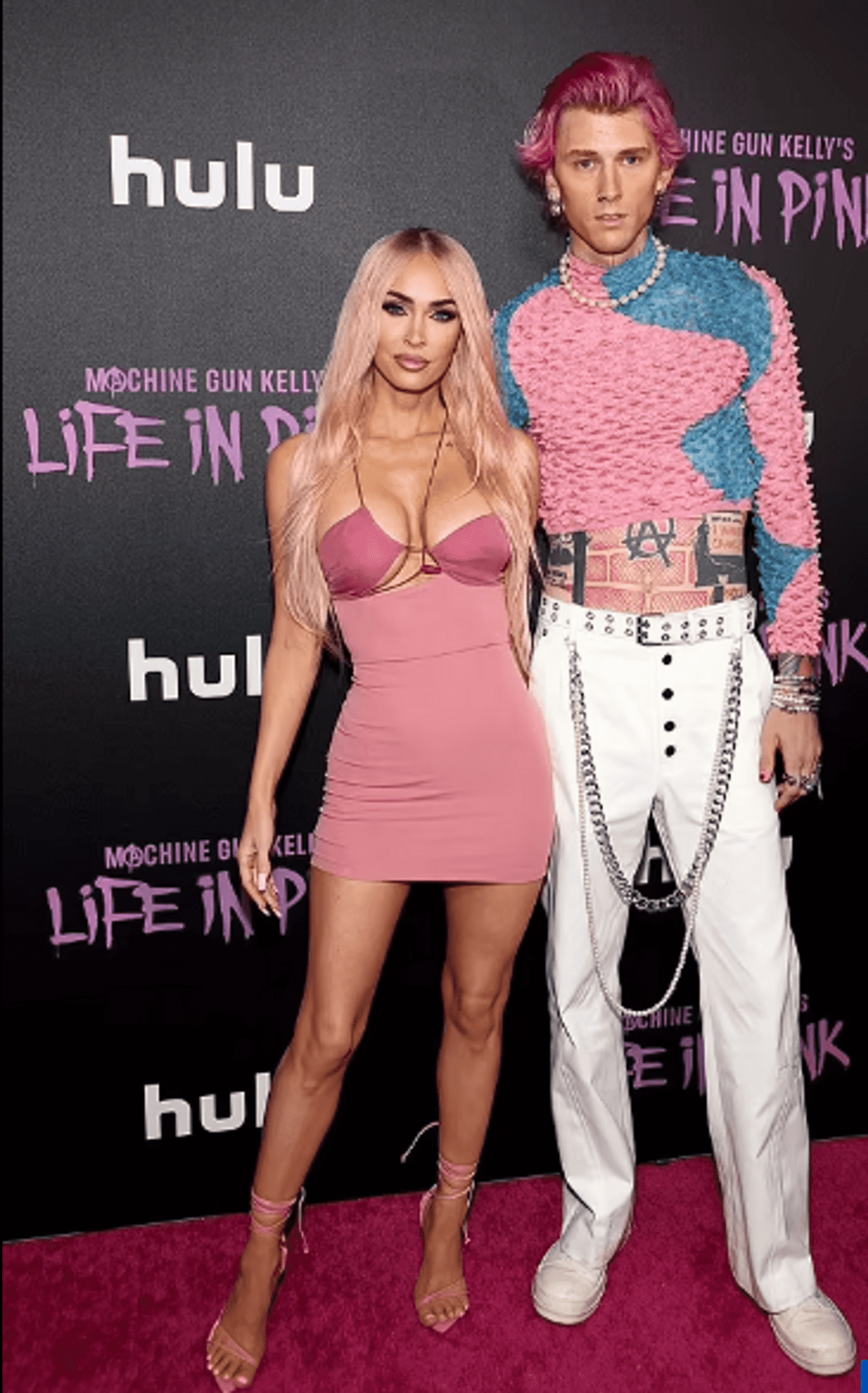 megan-fox-supported-her-beloved-at-the-premiere-of-the-documentary-machine-gun-kelly-life-in-pink