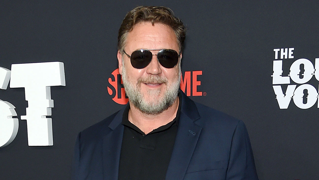 ”russel-crowe-is-back-and-he-intends-to-throw-hands”
