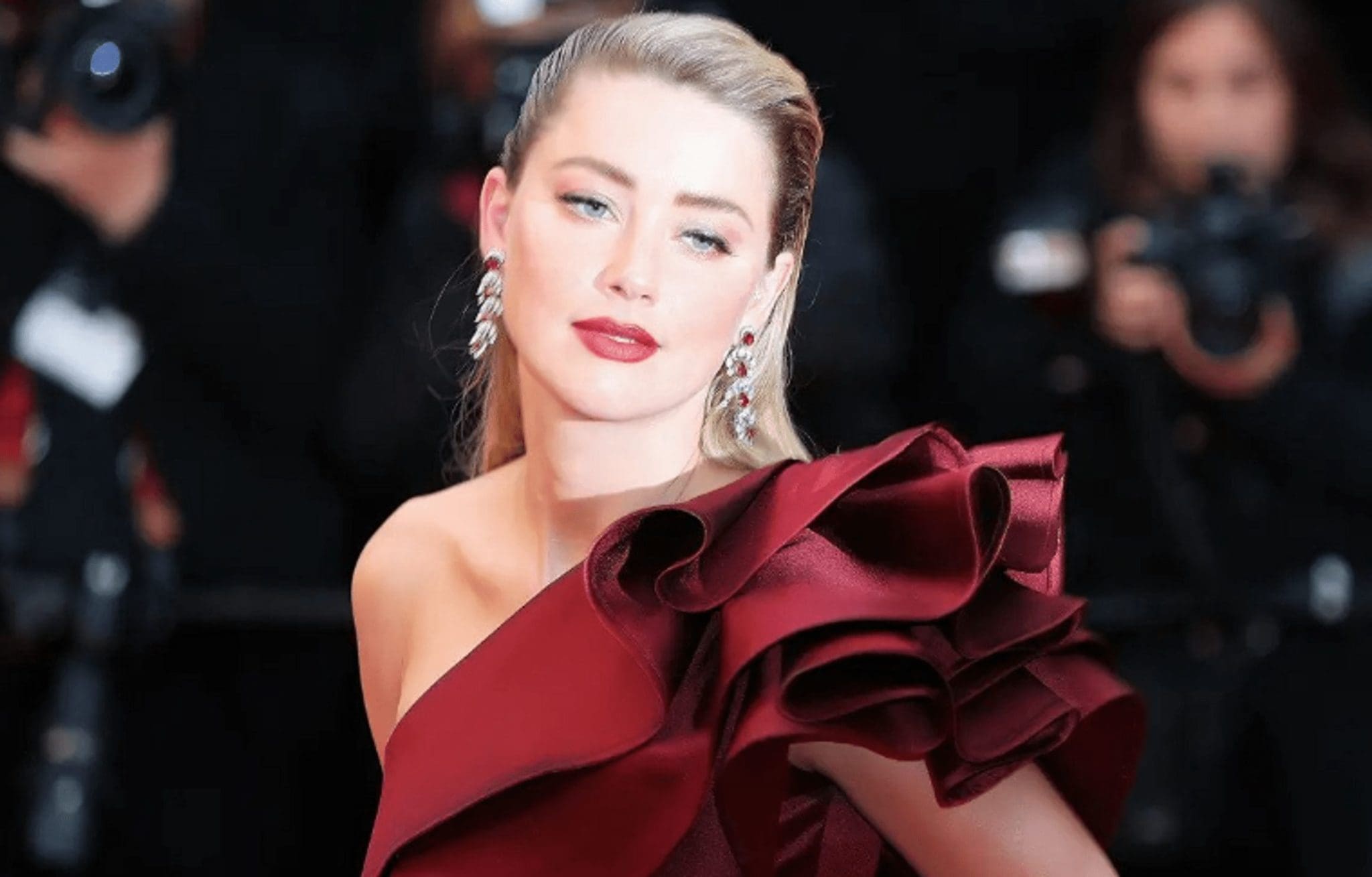 The surgeon said that the face of Amber Heard is almost 92% consistent with the golden ratio
