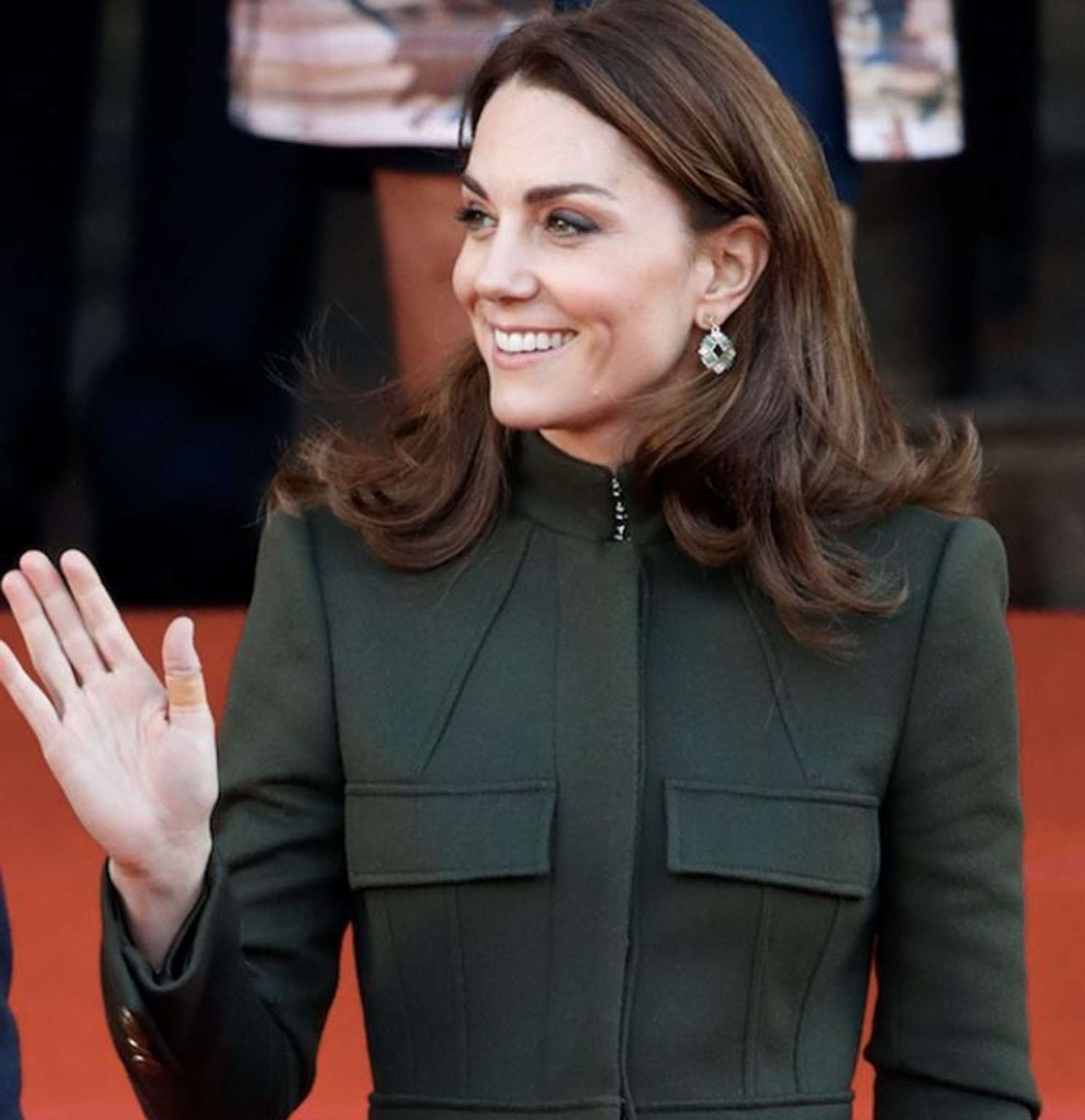 ”kate-middleton-hurt-her-hand-watch-out-williams-wife-worried-the-british”