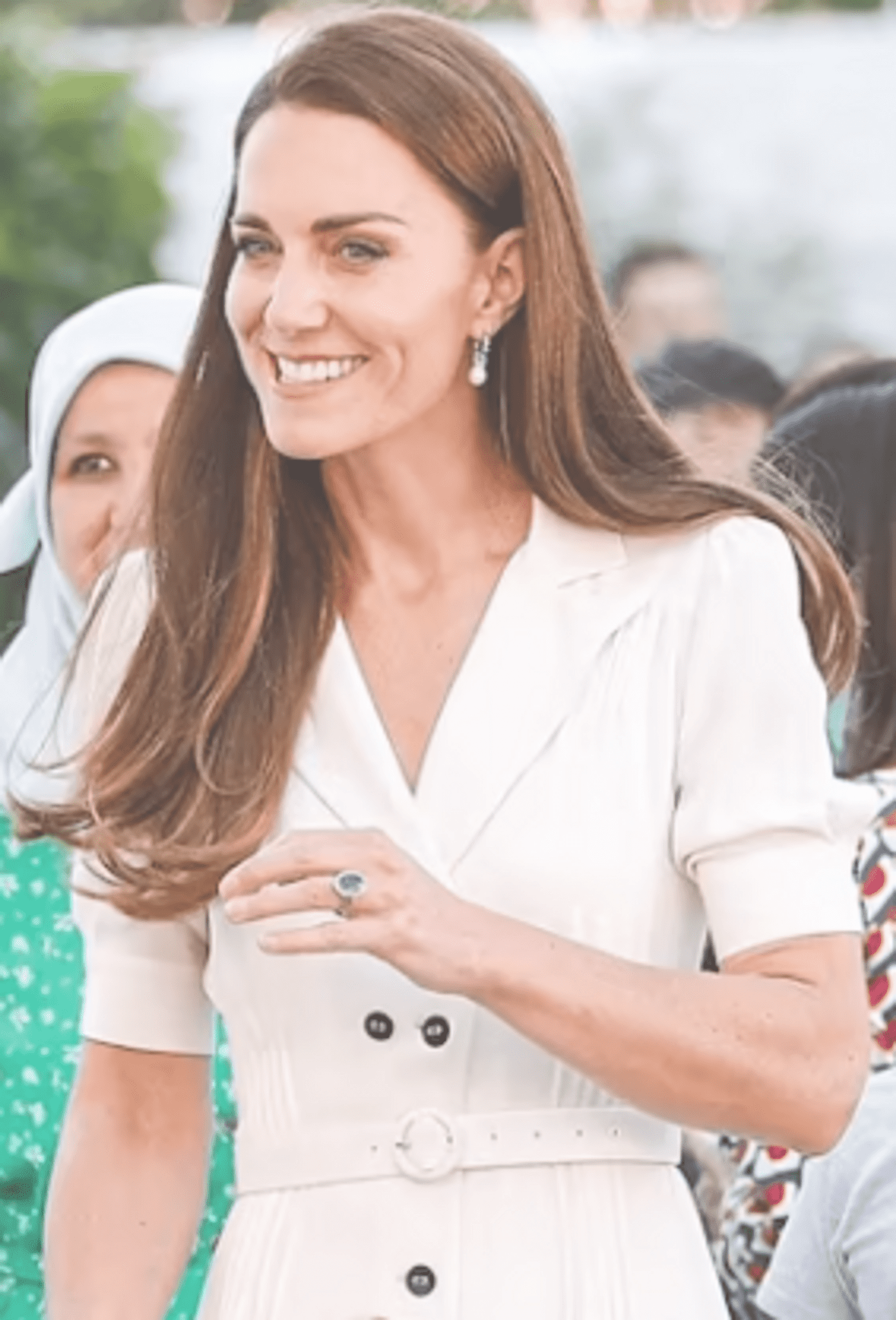 Look at Kate Middleton in a white dress perfect for summer outings