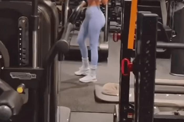 Khloe Kardashian exposed her abs pumped in the gym